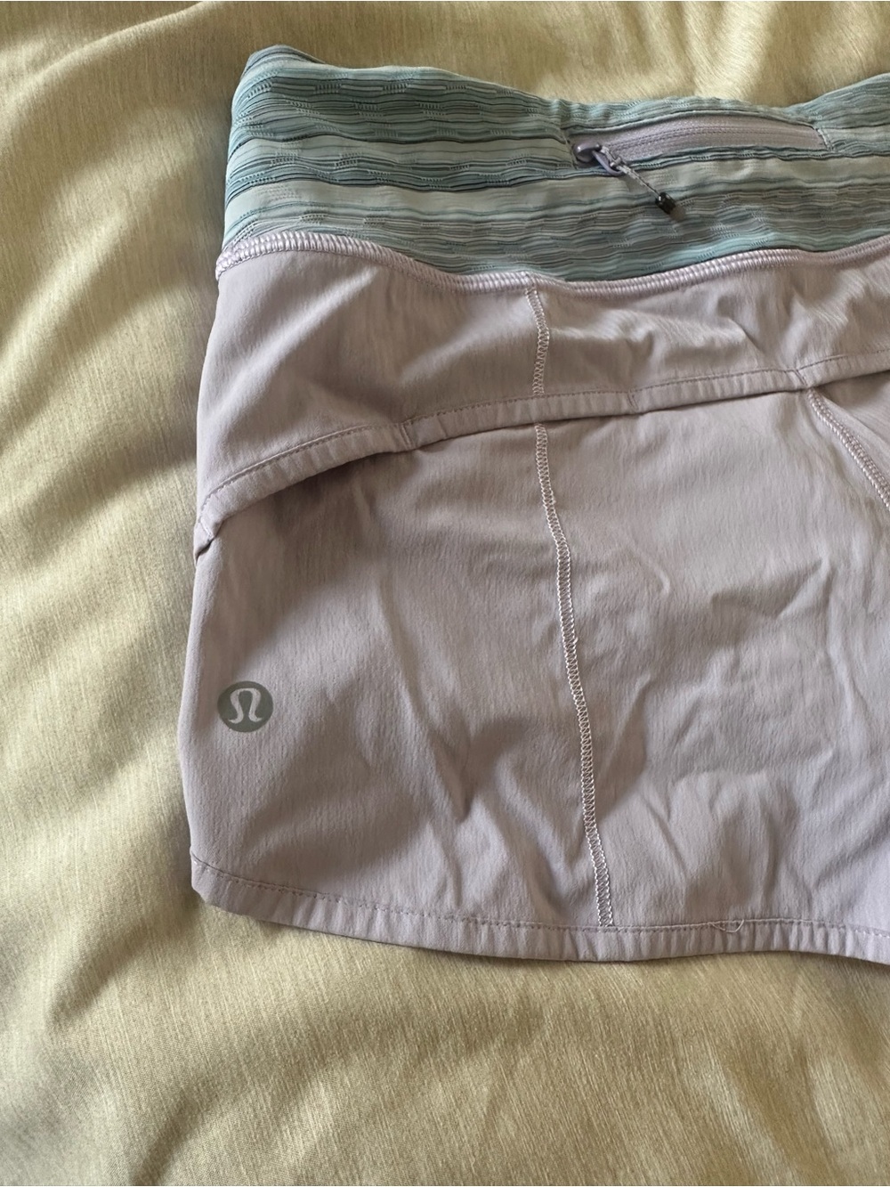 Lululemon light purple speed shorts with fun waistband size 4